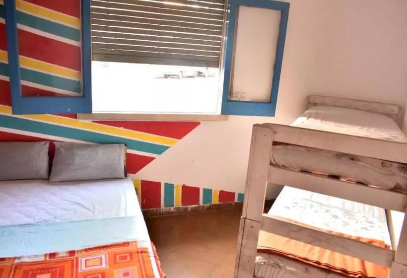 اتاق استاندارد چهار تخته, Hostel Joven Casa Reggae