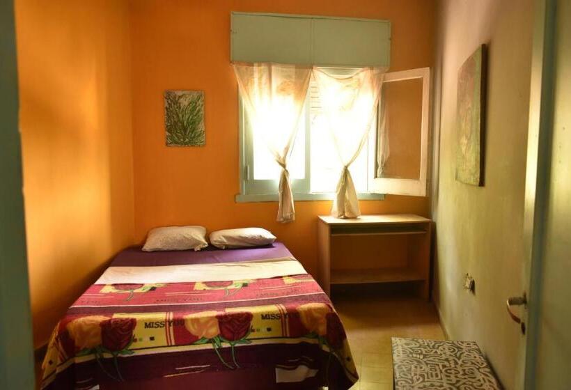 اتاق استاندارد با سرویس بهداشتی مشترک, Hostel Joven Casa Reggae