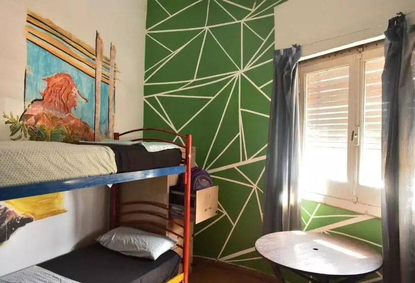 تختخواب در اتاق مشترک, Hostel Joven Casa Reggae