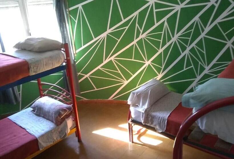 تختخواب در اتاق مشترک, Hostel Joven Casa Reggae