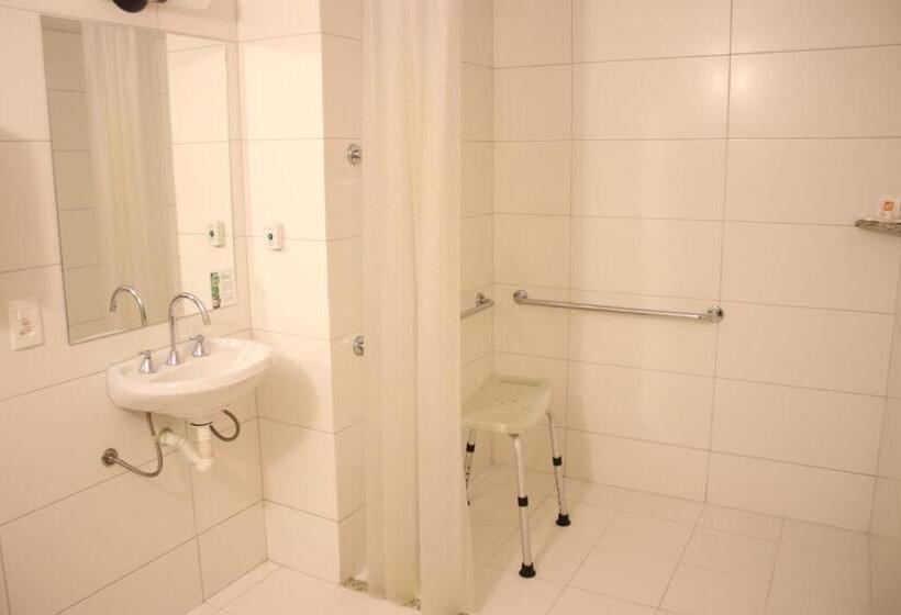 غرفة قياسية, Strassen