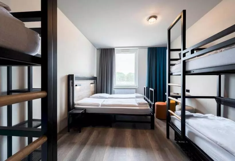 ルームシェアのワンベッド, a&o Stuttgart City