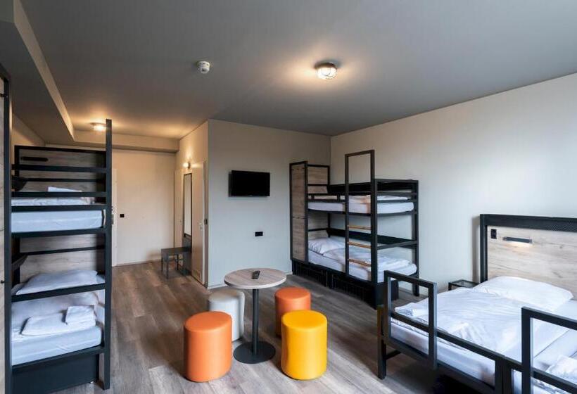 共用房间的床, a&o Stuttgart City