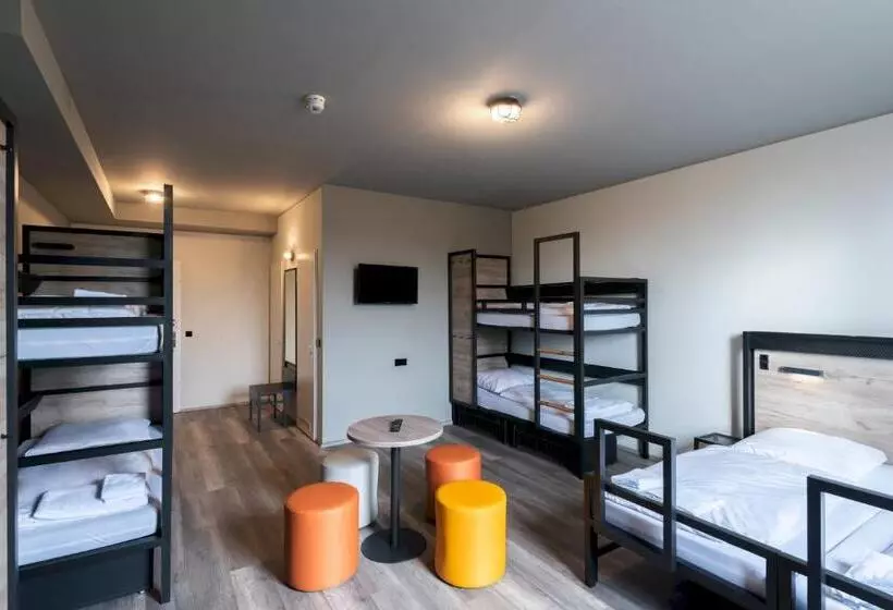 ルームシェアのワンベッド, a&o Stuttgart City