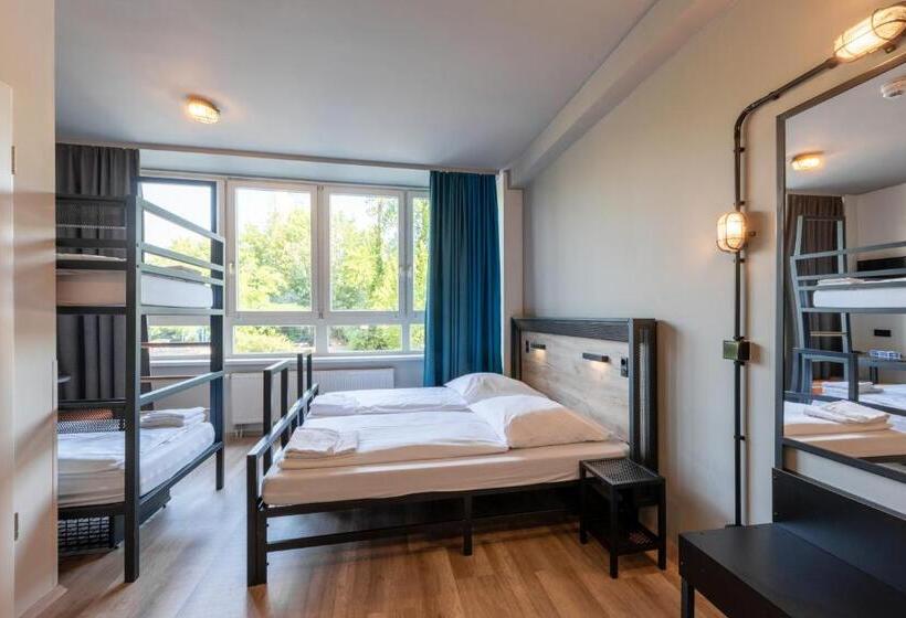 共用房间的床, a&o Stuttgart City