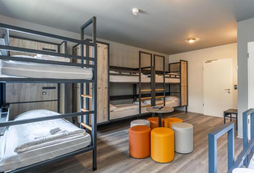 共用房间的床, a&o Stuttgart City