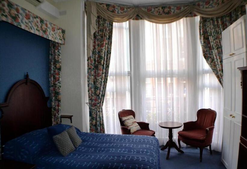 اتاق خانوادگی, La Place