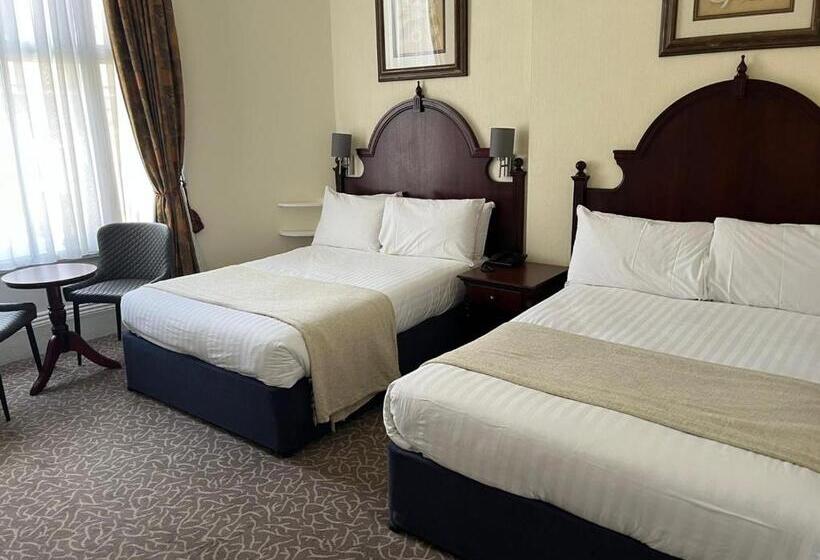 اتاق خانوادگی, La Place