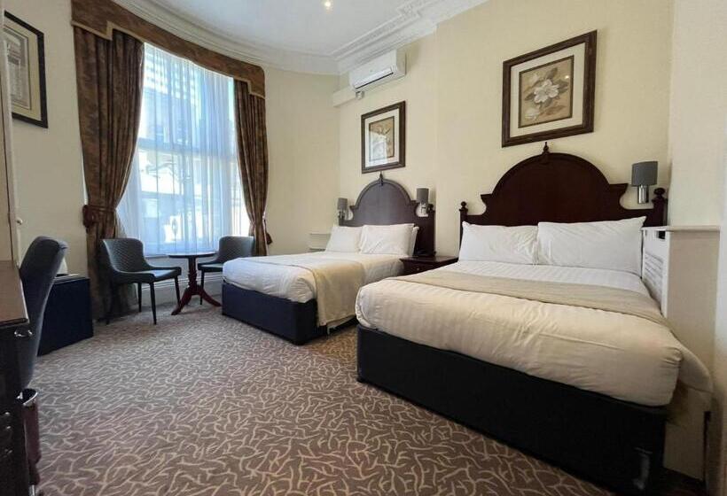 اتاق خانوادگی, La Place