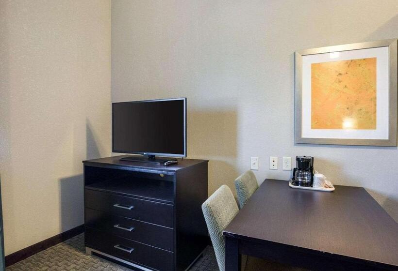 Номер Стандарт, Hallmarc Studios