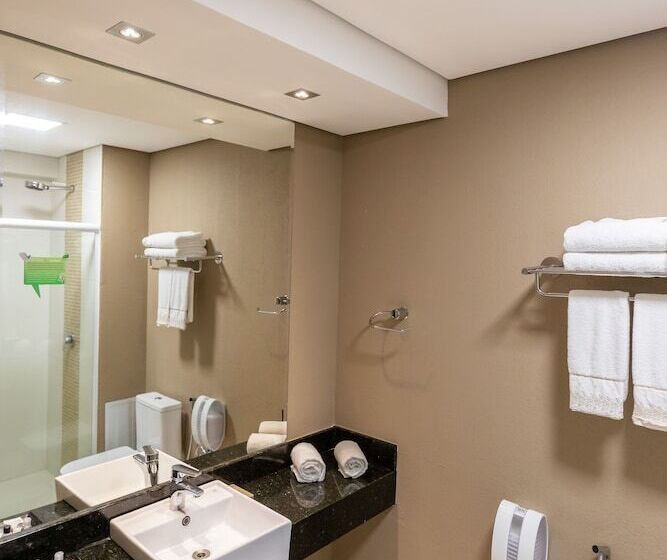 スーペリアトリプルルーム, Viale Tower