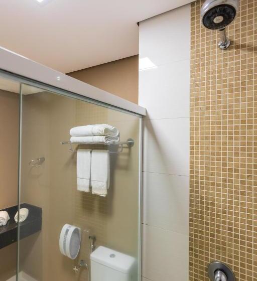 Quarto Triplo Estandar, Viale Tower