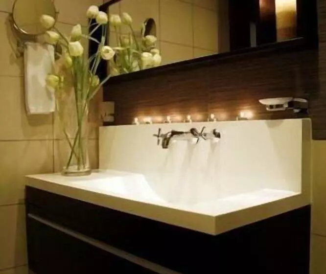 کلبه ییلاقی, The Sealoft Boutique Chalets