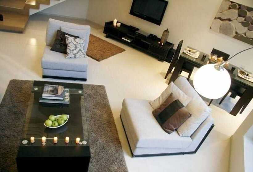 کلبه ییلاقی, The Sealoft Boutique Chalets