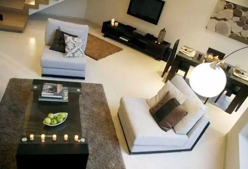 کلبه ییلاقی, The Sealoft Boutique Chalets