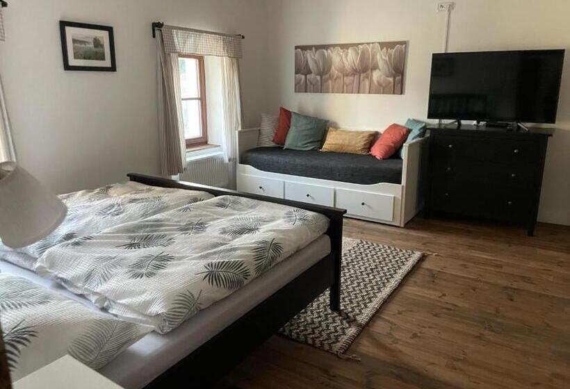 침실 1개 아파트, Apartmány Rožmberk