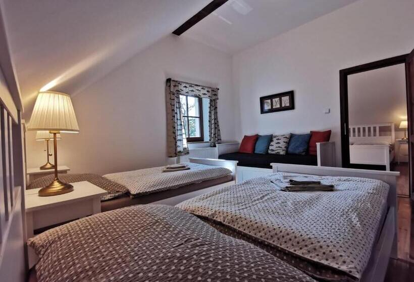 침실 2개 아파트, Apartmány Rožmberk
