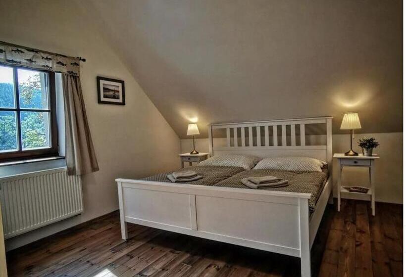 침실 2개 아파트, Apartmány Rožmberk