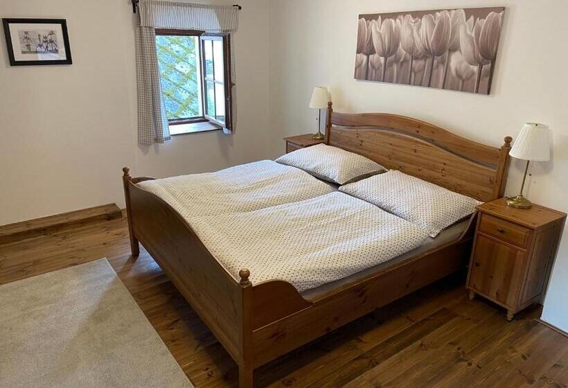 침실 1개 아파트, Apartmány Rožmberk