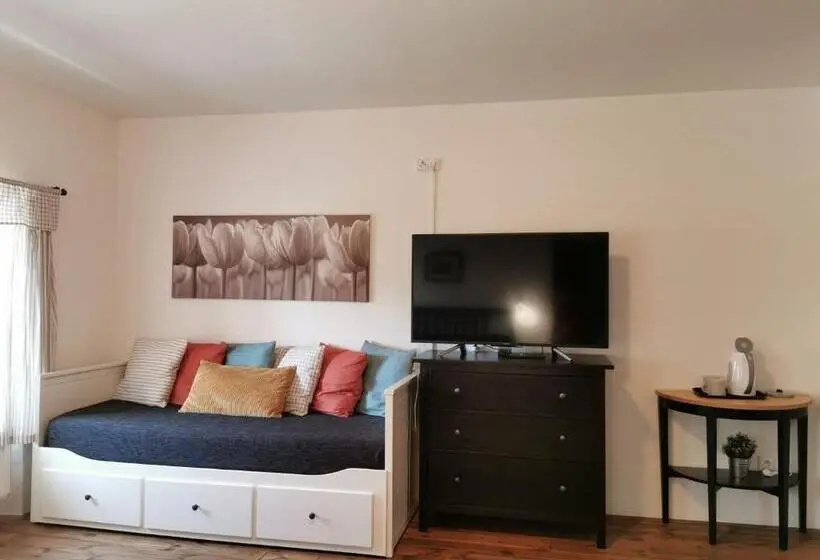 エコノミールーム, Apartmány Rožmberk