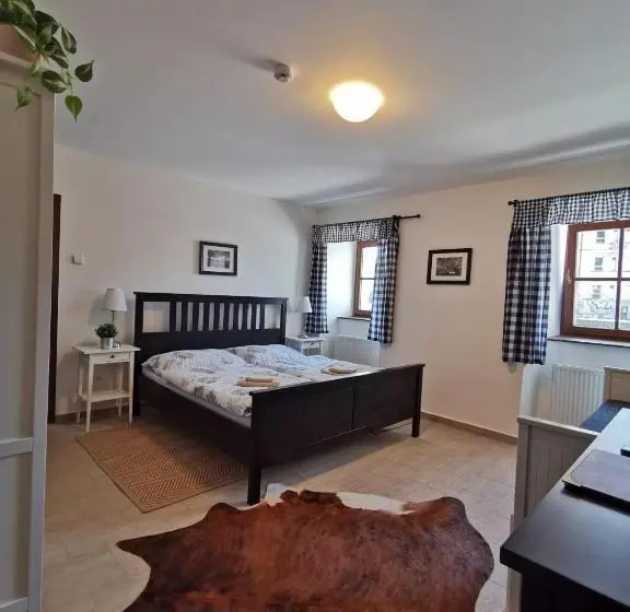 エコノミールーム, Apartmány Rožmberk