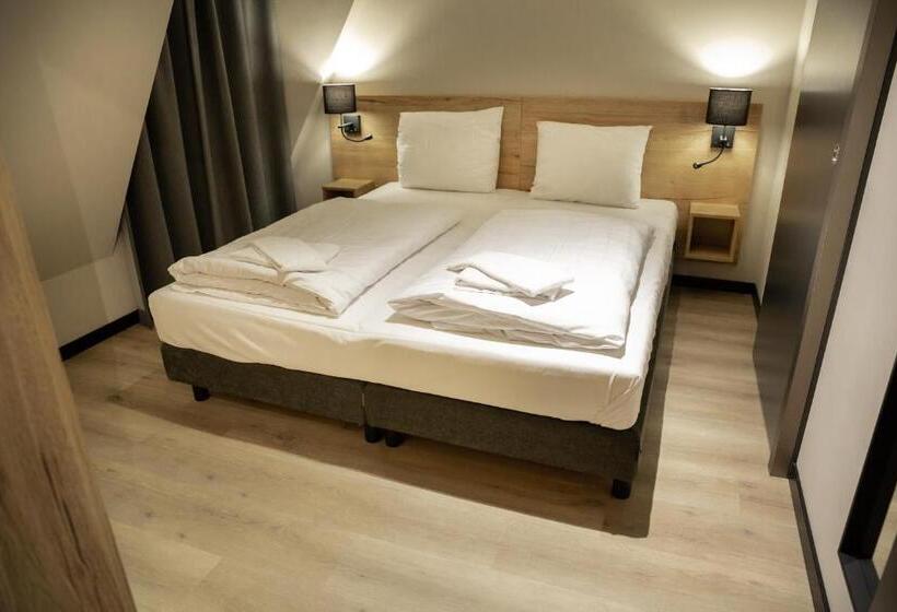 Апартаменты 3 Спальни, Astenblick Apartments With Sauna