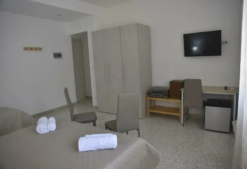اتاق استاندارد سه نفره, B&b Stella