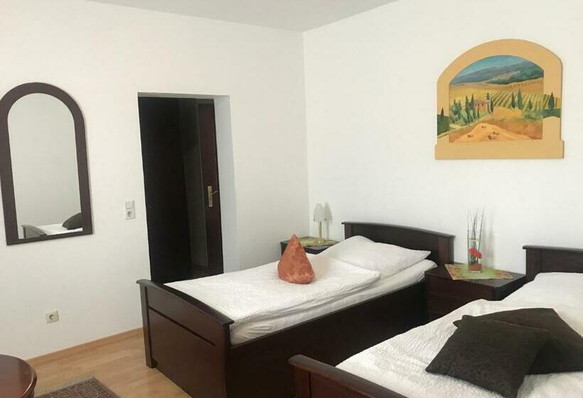 标准间, Restaurant Kranefoer