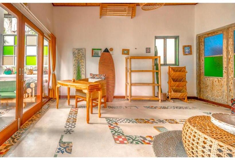 בונגלו משפחתי, Sriyana Uluwatu