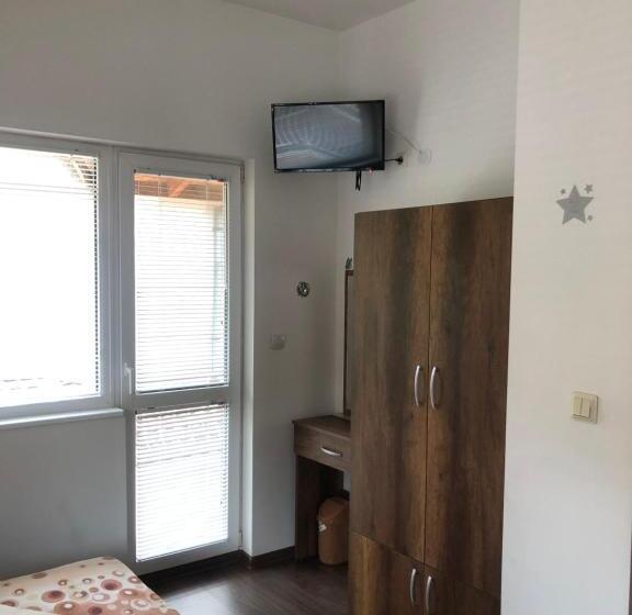 اتاق استاندارد, къща за гости радина