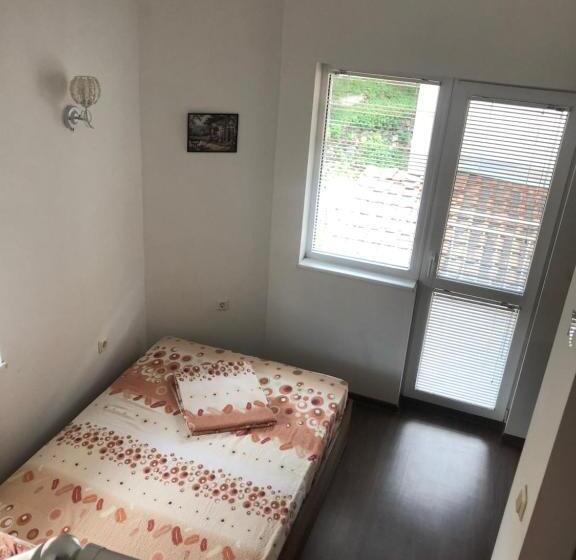 اتاق استاندارد, къща за гости радина