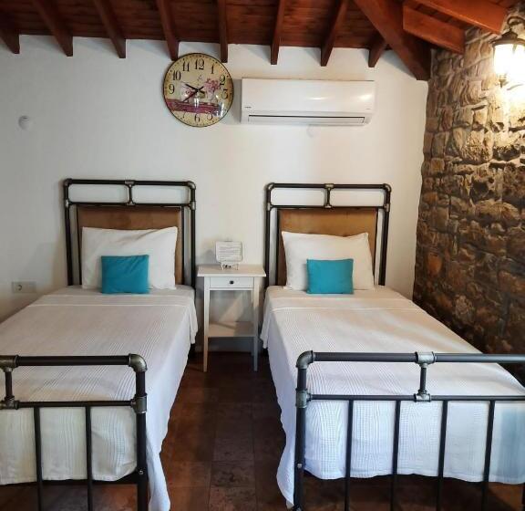 デラックスの４人部屋, Efli̇n Buti̇k Otel