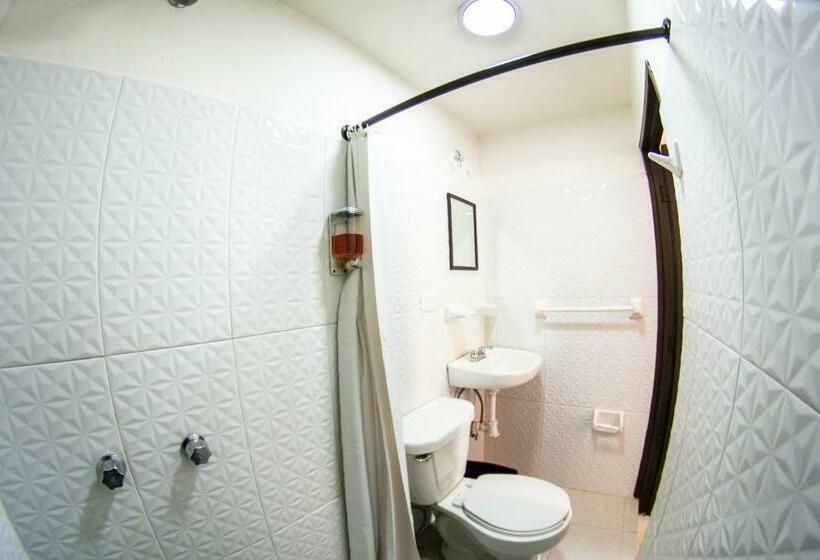 غرفة قياسية, La Fuente Catedral