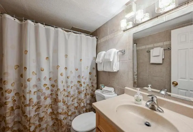 Huoneisto 3 Makuuhuonetta, Stripviewsuites At Jockey Club