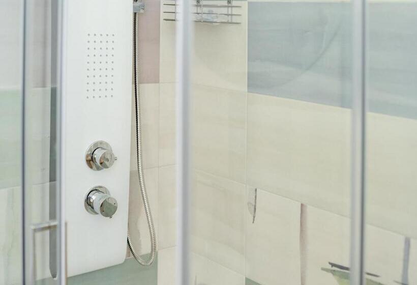 اتاق لوکس با چشمانداز دریا, Villa Caterina B&b