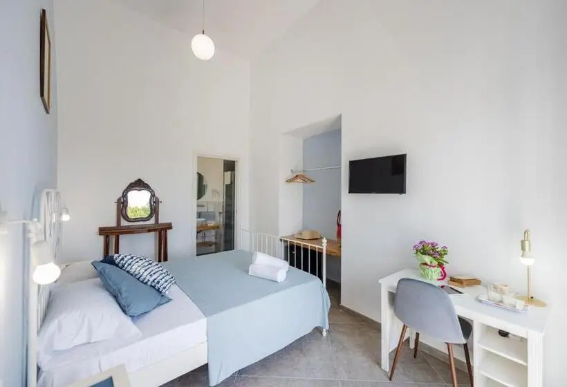 オーシャンビュースタンダードルームバルコニー付き, Villa Caterina B&b