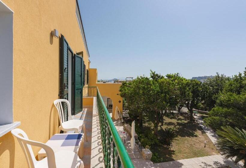 اتاق استاندارد با بالکن و چشمانداز دریا, Villa Caterina B&b