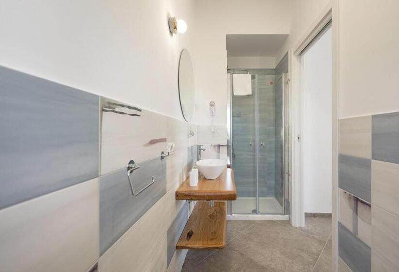 海景标准间带阳台, Villa Caterina B&b