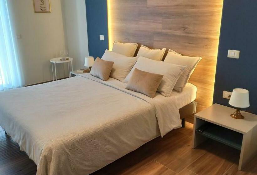 اتاق لوکس با بالکن, Casa Dalè