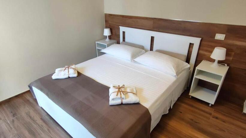 Standard room with outdoor bath, Casa Dalè