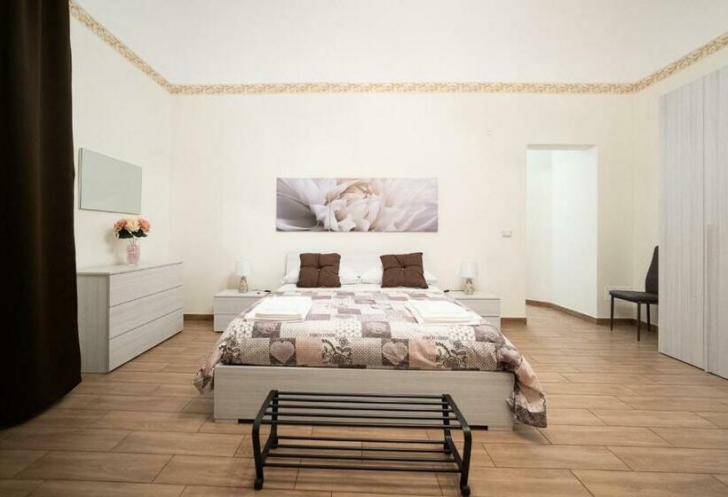 اتاق راحتی سه تخته, Le Vie Del Centro B&b