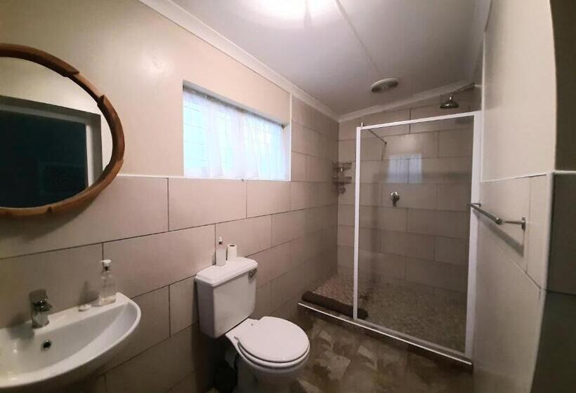 חדר משפחתי, De Graaff Manor