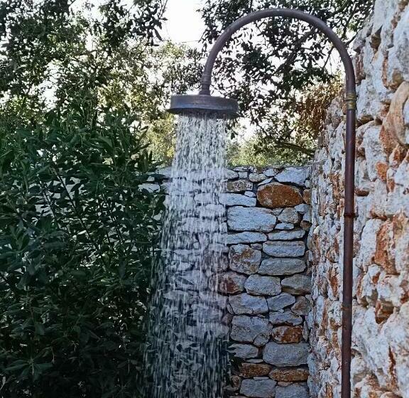 Люкс с гидромассажем, Hôtel Les Suites Du Maquis