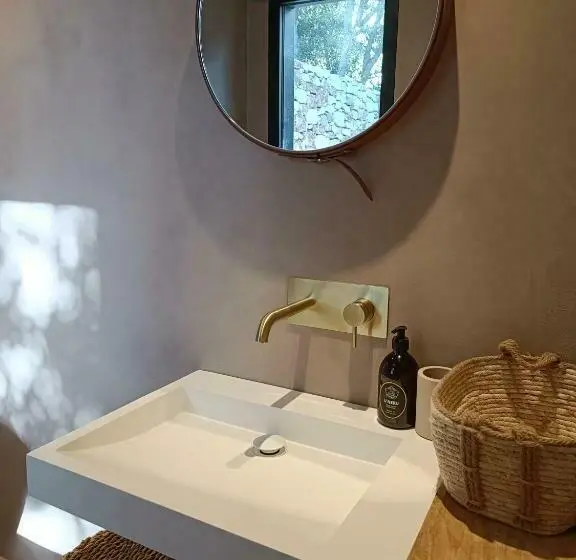 ハイドロマッサージバス付きスイート, Hôtel Les Suites Du Maquis