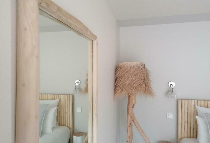 Люкс с гидромассажем, Hôtel Les Suites Du Maquis