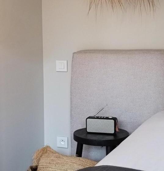 Люкс с гидромассажем, Hôtel Les Suites Du Maquis