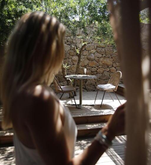 Люкс с гидромассажем, Hôtel Les Suites Du Maquis