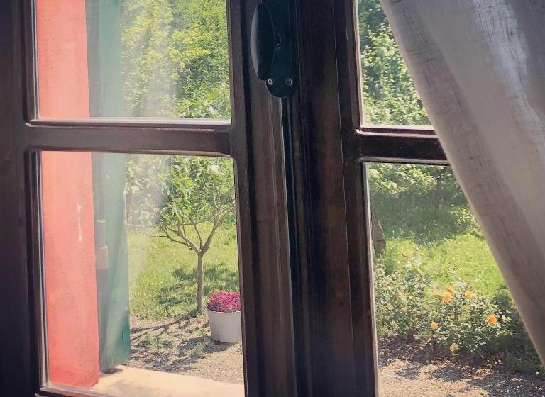 سوییت با چشمانداز باغ, B&b Podere Merlo