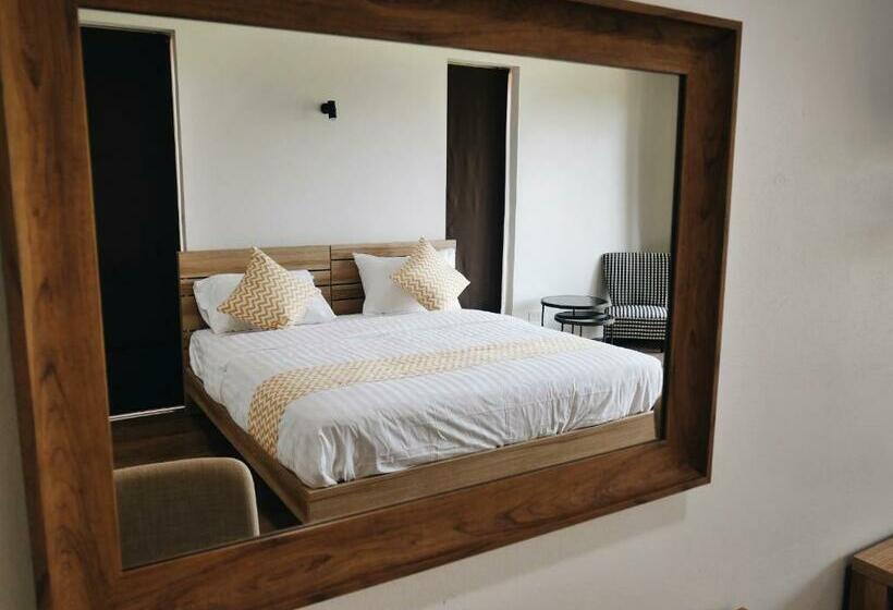 발코니 디럭스 룸, บ้านเพลิน