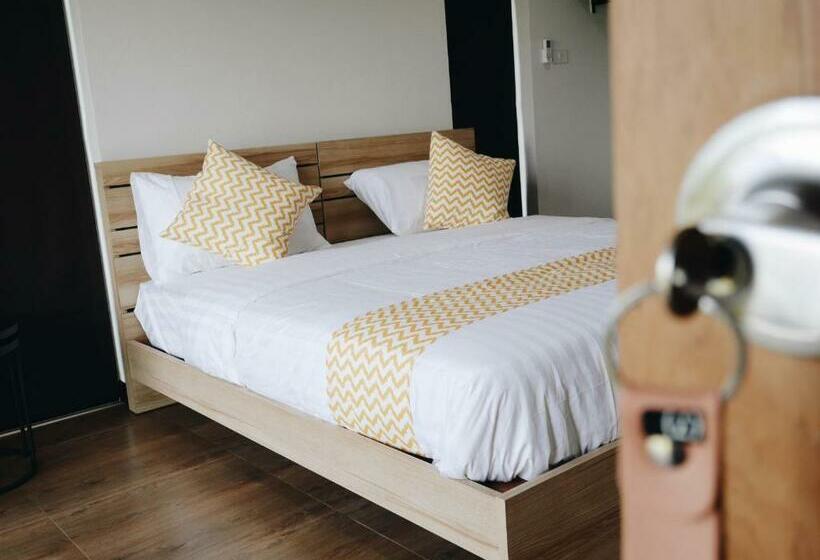 발코니 디럭스 룸, บ้านเพลิน